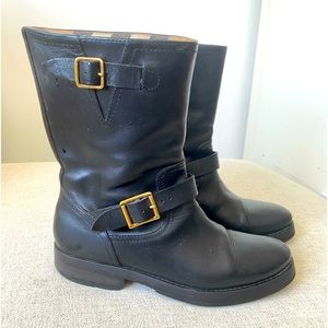 Burberry  leather boots size 6